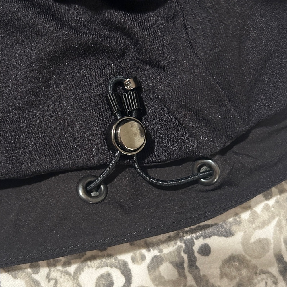 Lululemon Rain Jacket - Picture 6 of 8